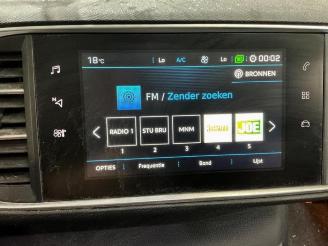 Peugeot 308 308 SW (L4/L9/LC/LJ/LR), Combi 5-drs, 2014 / 2021 1.2 12V e-THP PureTech 130 picture 32