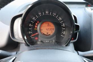 Peugeot 108 108, Hatchback, 2014 1.0 12V VVT-i picture 12