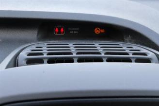 Peugeot 108 108, Hatchback, 2014 1.0 12V VVT-i picture 18