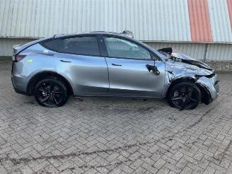 Tesla Model Y Model Y, SUV, 2025 RWD 58 kWh, Long Range RWD 75 kWh picture 2