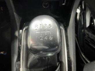 Peugeot 308 308 (L3/L8/LB/LH/LP), Hatchback 5-drs, 2013 / 2021 1.2 12V e-THP PureTech 110 picture 12