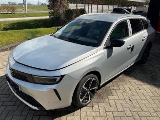 Vrakbiler auto Opel Astra Astra L Sports Tourer (F4/FC/FN/FR), Combi, 2021 1.6 Plug-in Hybrid Turbo 16V 2025/9