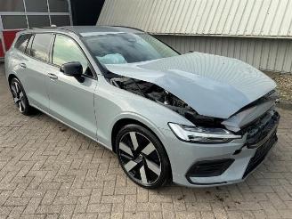 Auto incidentate Volvo V-60 V60 II (ZW), Combi, 2018 2.0 B3 16V Mild Hybrid 2023/10
