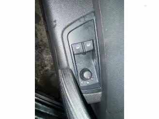 Audi A1 A1 (8X1/8XK), Hatchback 3-drs, 2010 / 2018 1.6 TDI 16V picture 32