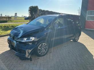 Vrakbiler auto Volkswagen Touran Touran (5T1), MPV, 2015 2.0 TDI 150 2017/12