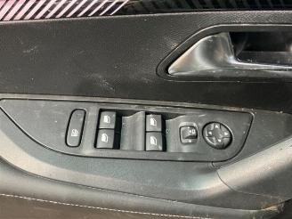 Peugeot 2008 2008 (UD/UK/UR/US/UX), MPV, 2019 e-2008 54 kWh picture 19