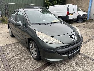 škoda osobní automobily Peugeot 207 1.4 VTI COOL N BLEU 2008/2