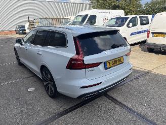 uszkodzony samochody osobowe Volvo V-60 2.0 T6  Recharge AWD Inscription Expression 2021/6
