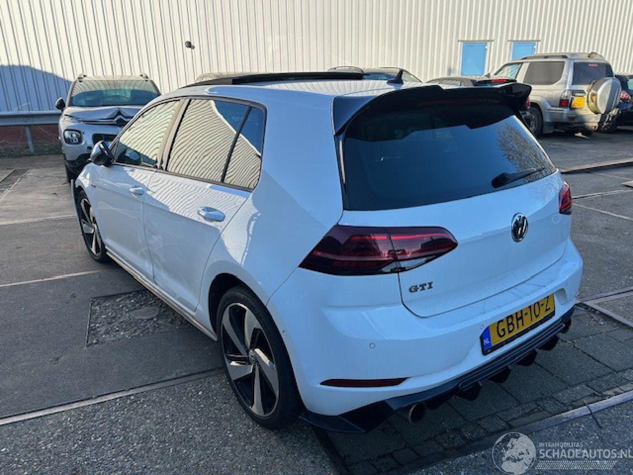 Volkswagen Golf 2.0 TSI GTI PERFORMANCE