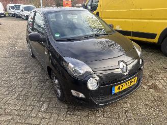 krockskadad bil auto Renault Twingo 1.5 dCi Dynamique 2012/3