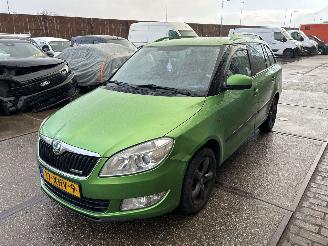 krockskadad bil auto Skoda Fabia 1.2 TDI GREENLINE BUSINESSLINE 2012/7
