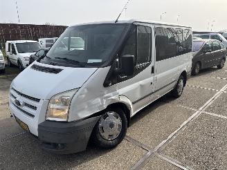 Ford Transit KOMBI  300 S  2.2 TDci  Ambienta  9 PERSOONS picture 4