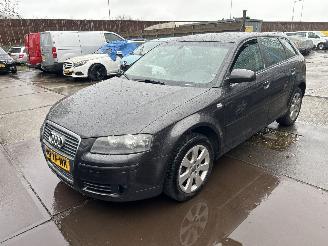 krockskadad bil auto Audi A3 2.0 FSI AMBIENTE 2006/8