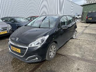 krockskadad bil auto Peugeot 208 1.2 PURETECH LION 2016/11