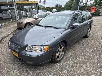 Coche accidentado Volvo V-70 2.4  Edition 1 2006/8