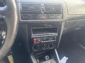 Volkswagen Golf 1.6 picture 8