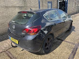 Voiture accidenté Opel Astra 1.6 TURBO SPORT 2010/2