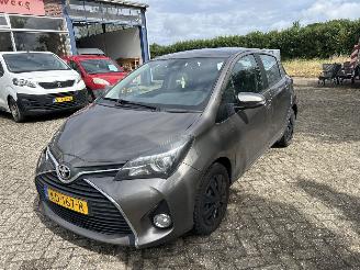 Schadeauto Toyota Yaris 1.3 VVT-I TREND 2016/8