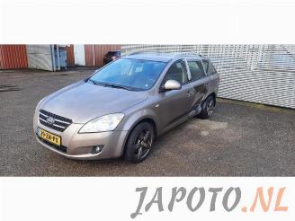 demontáž osobní automobily Kia Cee d Cee'd Sporty Wagon (EDF), Combi, 2007 / 2012 2.0 16V 2008/4