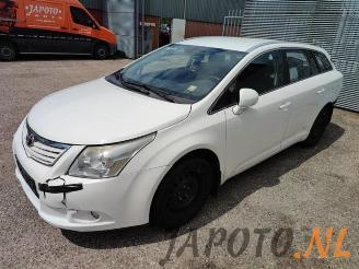 Vrakbiler auto Toyota Avensis Avensis Wagon (T27), Combi, 2008 / 2018 1.8 16V VVT-i 2010/2