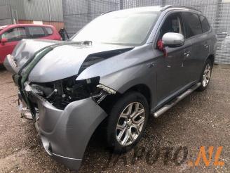demontáž osobní automobily Mitsubishi Outlander Outlander (GF/GG), SUV, 2012 2.0 16V PHEV 4x4 2013/11