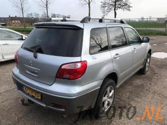 Mitsubishi Outlander Outlander (CU), SUV, 2001 / 2007 2.0 16V 4x2 picture 3