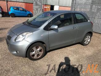 demontáž osobní automobily Toyota Yaris Yaris II (P9), Hatchback, 2005 / 2014 1.3 16V VVT-i 2007/4
