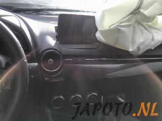 Mazda 2 2 (DJ/DL), Hatchback, 2014 1.5 SkyActiv-G 75 picture 10