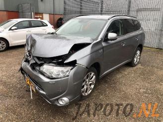 demontáž osobní automobily Mitsubishi Outlander Outlander (GF/GG), SUV, 2012 / 2022 2.0 16V PHEV 4x4 2014/4