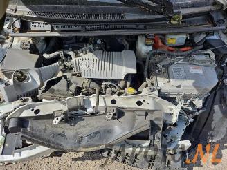 Toyota Yaris Yaris III (P13), Hatchback, 2010 / 2020 1.5 16V Hybrid picture 14