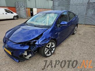Coche siniestrado Toyota Prius Prius (ZVW5), Hatchback, 2015 / 2022 1.8 16V Hybrid 2016/4