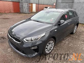 Vrakbiler auto Kia Cee d  2020/6