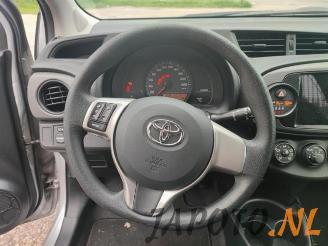 Toyota Yaris Yaris III (P13), Hatchback, 2010 / 2020 1.0 12V VVT-i picture 13