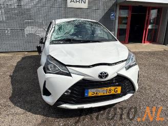 Toyota Yaris Yaris III (P13), Hatchback, 2010 / 2020 1.0 12V VVT-i picture 8