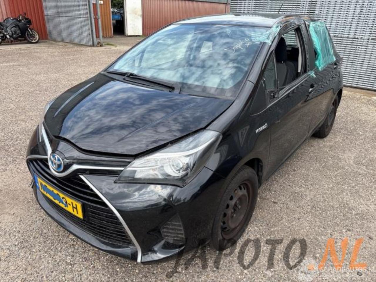 Toyota Yaris Yaris III (P13), Hatchback, 2010 / 2020 1.5 16V Hybrid