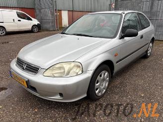 Vrakbiler auto Honda Civic Civic (EJ/EK), Hatchback 3-drs, 1995 / 2001 1.4i 16V 2000/5
