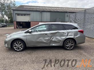 Toyota Auris Auris Touring Sports (E18), Combi, 2013 / 2018 1.8 16V Hybrid picture 2
