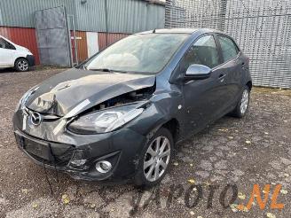 Coche siniestrado Mazda 2 2 (DE), Hatchback, 2007 / 2015 1.3 16V S-VT 2012/3