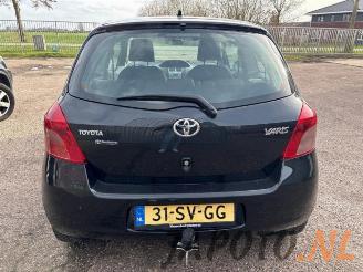 Toyota Yaris Yaris II (P9), Hatchback, 2005 / 2014 1.3 16V VVT-i picture 4