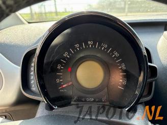 Toyota Aygo Aygo (B40), Hatchback, 2014 1.0 12V VVT-i picture 12