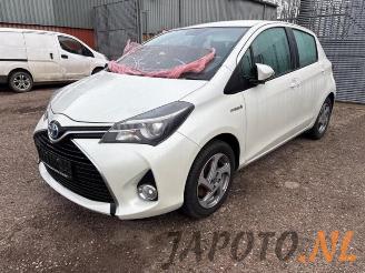 Vrakbiler auto Toyota Yaris Yaris III (P13), Hatchback, 2010 / 2020 1.5 16V Hybrid 2014/11