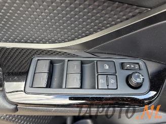 Toyota C-HR C-HR (X1,X5), SUV, 2016 1.8 16V Hybrid picture 14
