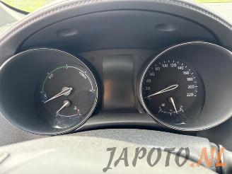 Toyota C-HR C-HR (X1,X5), SUV, 2016 1.8 16V Hybrid picture 12