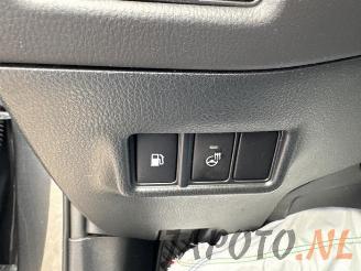 Toyota C-HR C-HR (X1,X5), SUV, 2016 1.8 16V Hybrid picture 13