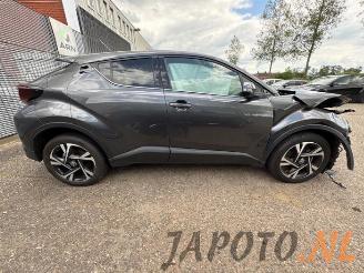 Toyota C-HR C-HR (X1,X5), SUV, 2016 1.8 16V Hybrid picture 6