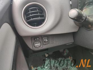Toyota Yaris Yaris III (P13), Hatchback, 2010 / 2020 1.0 12V VVT-i picture 9