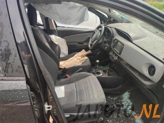 Toyota Yaris Yaris III (P13), Hatchback, 2010 / 2020 1.0 12V VVT-i picture 8