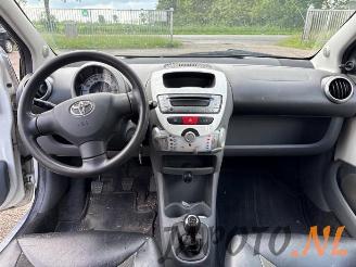 Toyota Aygo Aygo (B10), Hatchback, 2005 / 2014 1.0 12V VVT-i picture 9