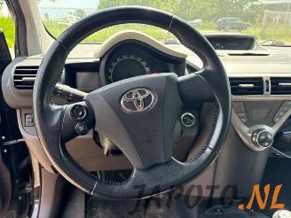 Toyota iQ iQ, Hatchback 3-drs, 2009 / 2015 1.0 12V VVT-i picture 24