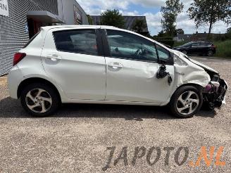Toyota Yaris Yaris III (P13), Hatchback, 2010 / 2020 1.5 16V Hybrid picture 6
